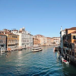 Meet your Posher, Ella